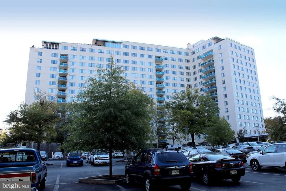 Unit for sale at 10401 GROSVENOR PLACE, ROCKVILLE, MD 20852