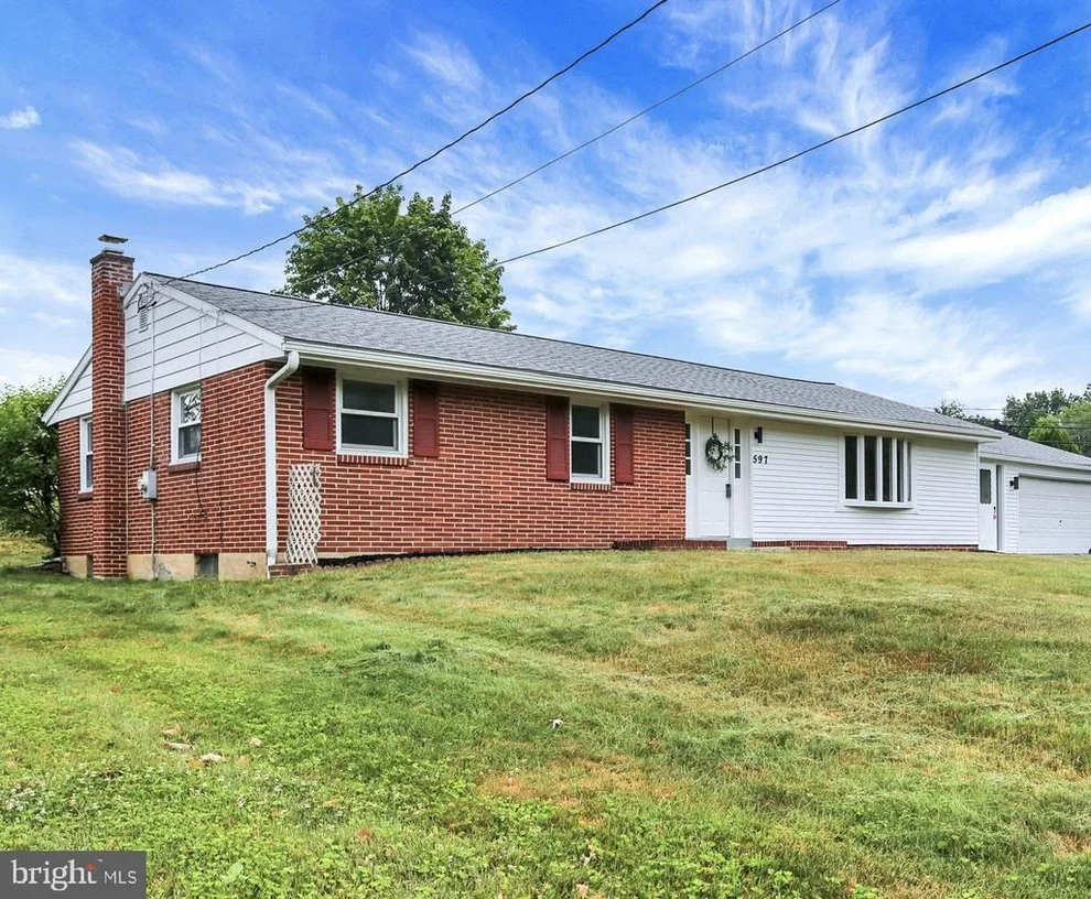 Unit for sale at 597 MAGARO RD, ENOLA, PA 17025
