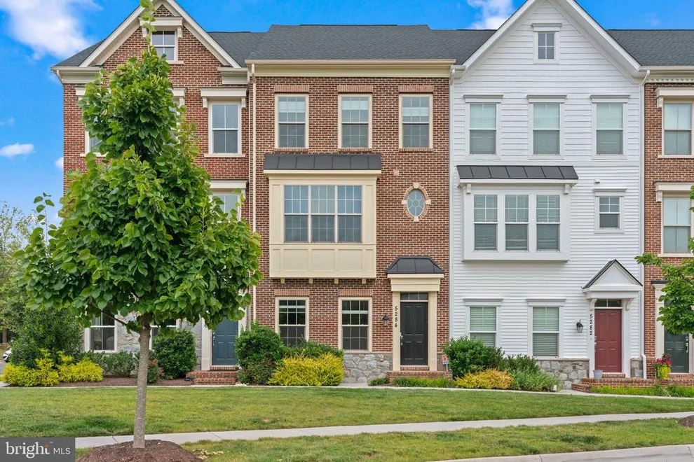 Unit for sale at 5284 RIDGEVIEW RETREAT DRIVE, CHANTILLY, VA 20151