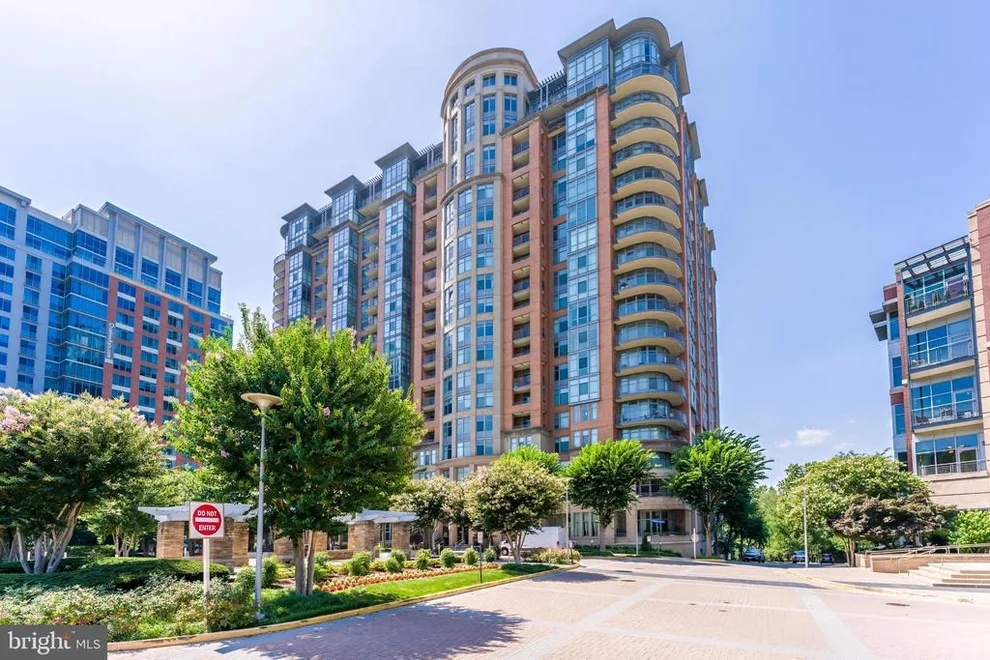 Unit for sale at 8220 CRESTWOOD HEIGHTS DRIVE, MCLEAN, VA 22102