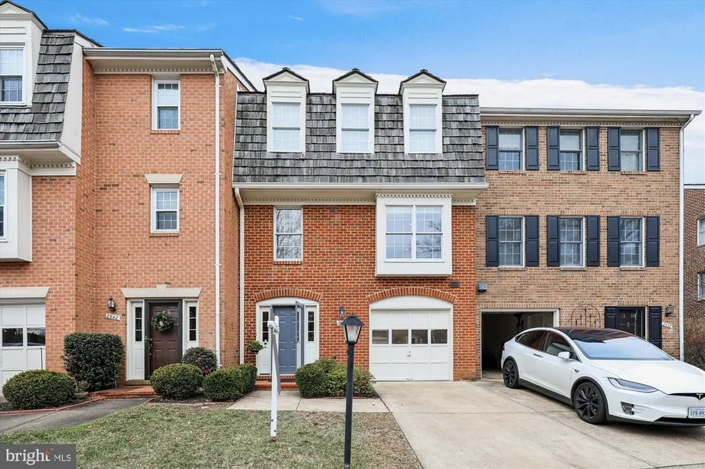 Unit for sale at 2940 OAKBOROUGH SQUARE, OAKTON, VA 22124
