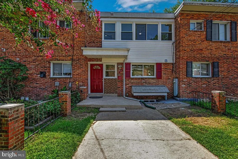 Unit for sale at 915 E MEADOWS COURT, OXON HILL, MD 20745