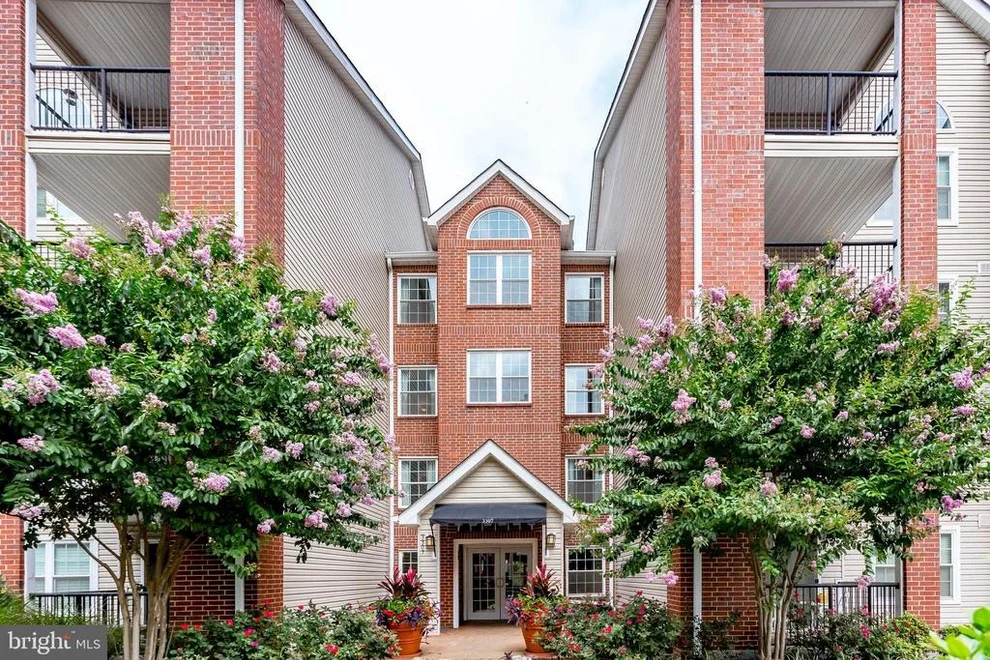 Unit for sale at 3307 WYNDHAM CIRCLE, ALEXANDRIA, VA 22302