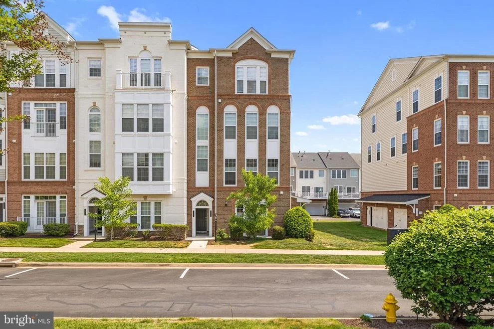 Unit for sale at 14531 BARKHAM DRIVE, WOODBRIDGE, VA 22191