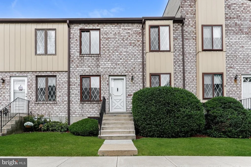 Unit for sale at 5200 HILLTOP DRIVE, BROOKHAVEN, PA 19015