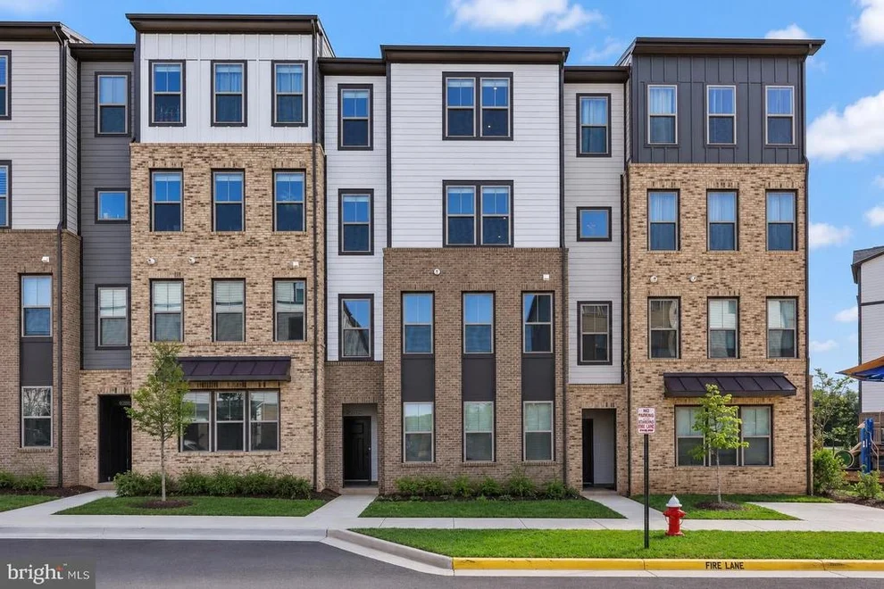 Unit for sale at 20912 BLUEBIRD SQUARE, STERLING, VA 20165