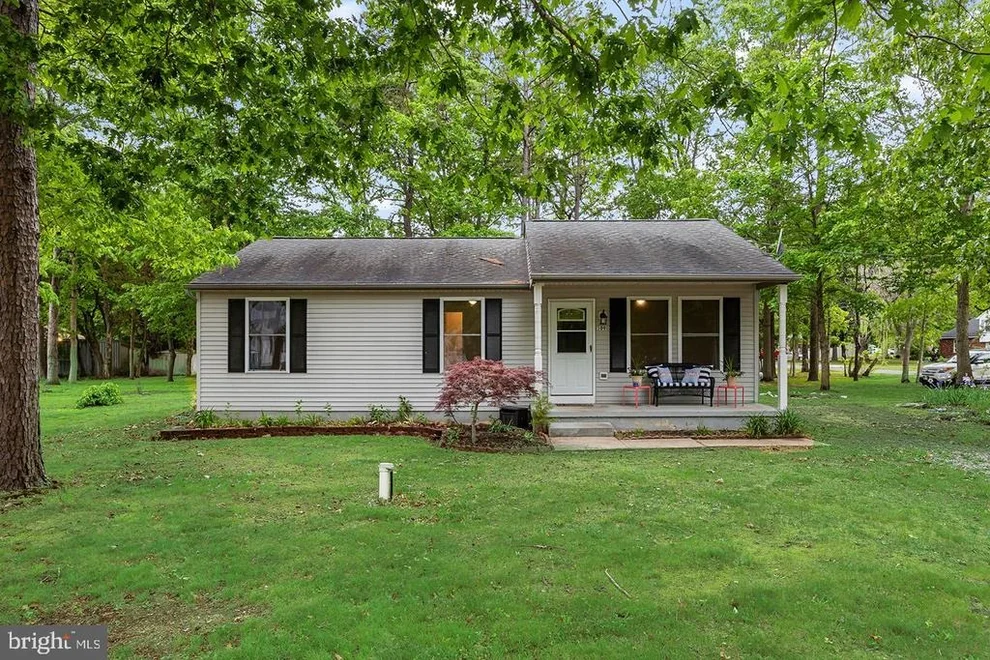 Unit for sale at 109 6TH AVE, CHESILHURST, NJ 08089