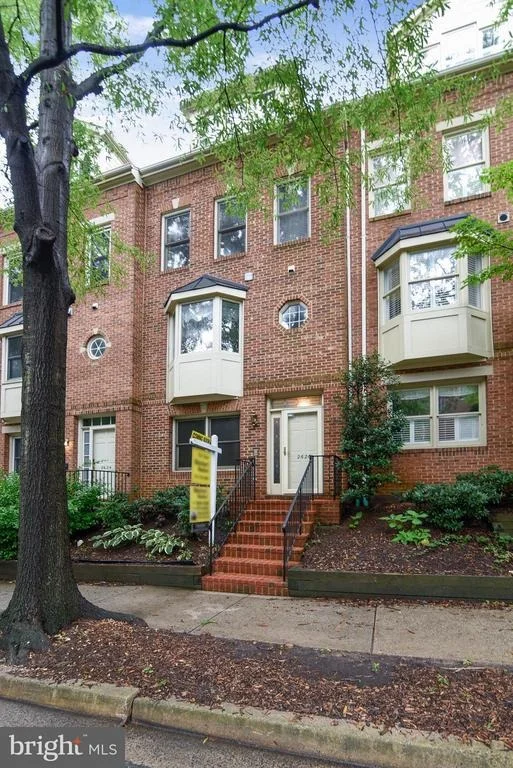 Unit for sale at 2626 FAIRFAX DRIVE, ARLINGTON, VA 22201