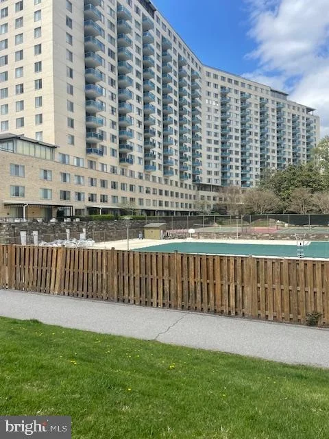 Unit for sale at 10401 GROSVENOR PLACE, ROCKVILLE, MD 20852