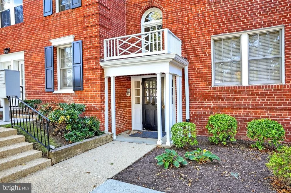 Unit for sale at 500 N BASHFORD LANE, ALEXANDRIA, VA 22314