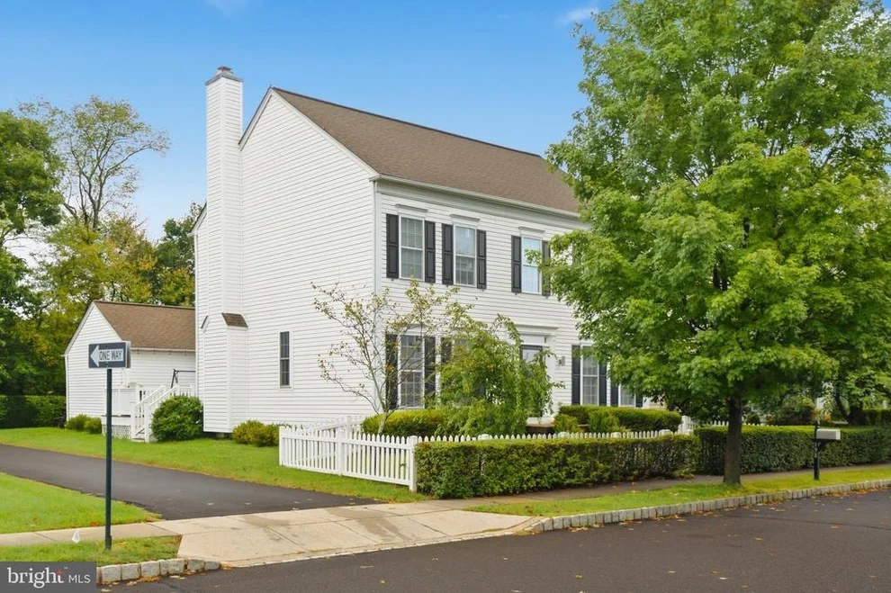 Unit for sale at 192 PIPERS INN DRIVE, FOUNTAINVILLE, PA 18923