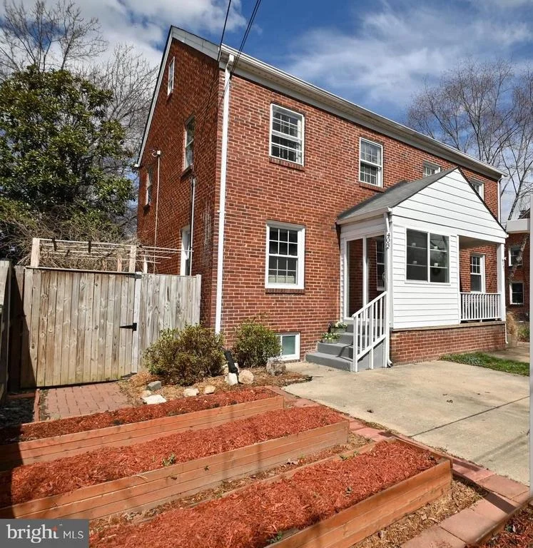 Unit for sale at 408 E CUSTIS AVENUE, ALEXANDRIA, VA 22301
