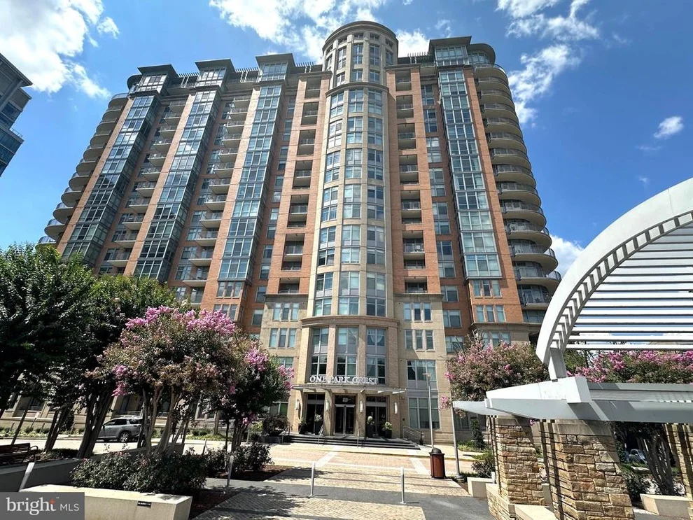 Unit for sale at 8220 CRESTWOOD HEIGHTS DRIVE, MCLEAN, VA 22102