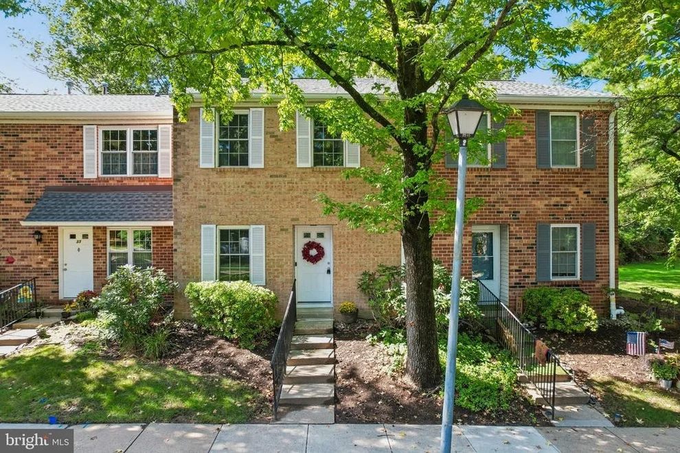 Unit for sale at 32 MAGNOLIA COURT, LAWRENCE TOWNSHIP, NJ 08648