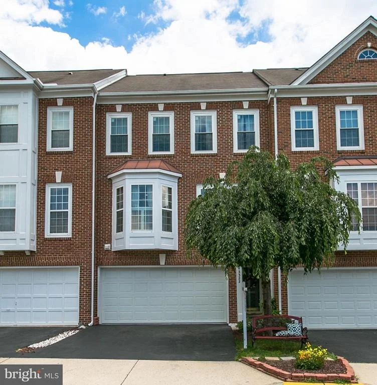 Unit for sale at 43522 HUBBARD SQUARE, CHANTILLY, VA 20152