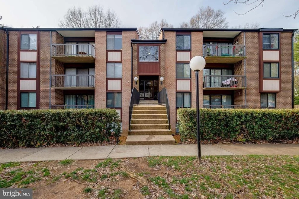 Unit for sale at 9708 KINGSBRIDGE DRIVE, FAIRFAX, VA 22031