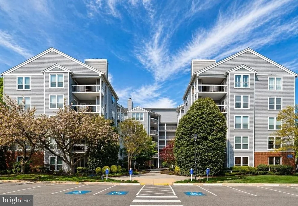 Unit for sale at 3176 SUMMIT SQUARE DRIVE, OAKTON, VA 22124