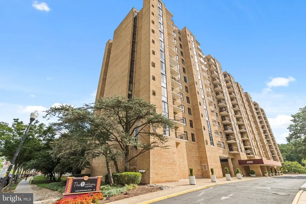 Unit for sale at 4500 S FOUR MILE RUN DRIVE, ARLINGTON, VA 22204