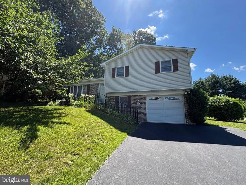 Unit for sale at 389 OAKWOOD DRIVE, SEVEN VALLEYS, PA 17360