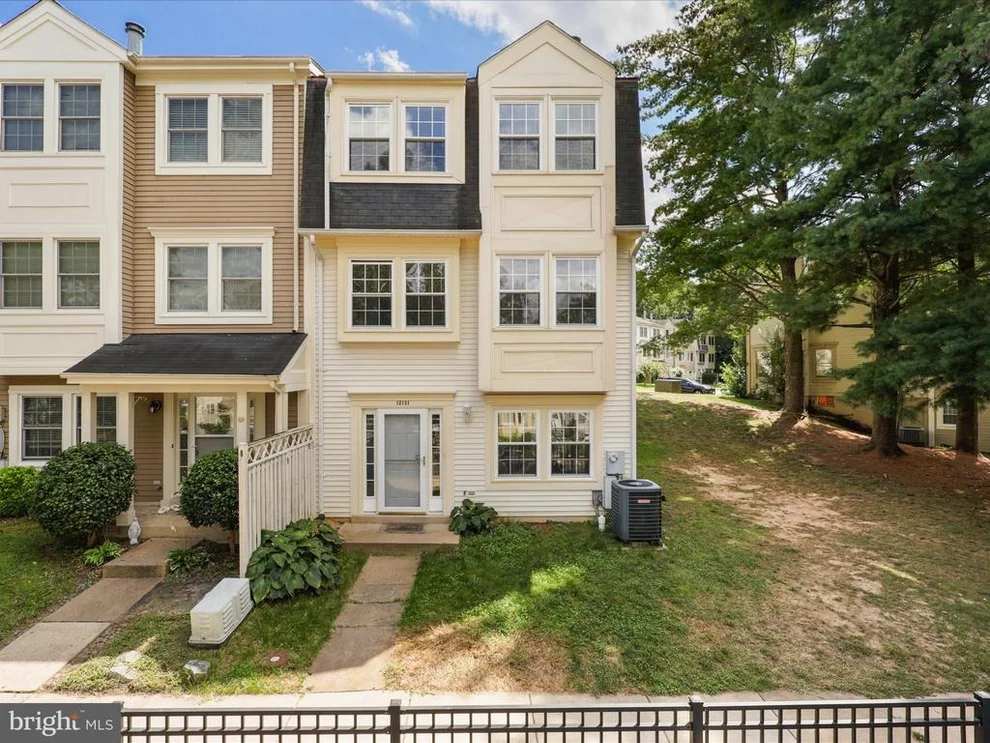Unit for sale at 12131 SALEMTOWN DRIVE, WOODBRIDGE, VA 22192