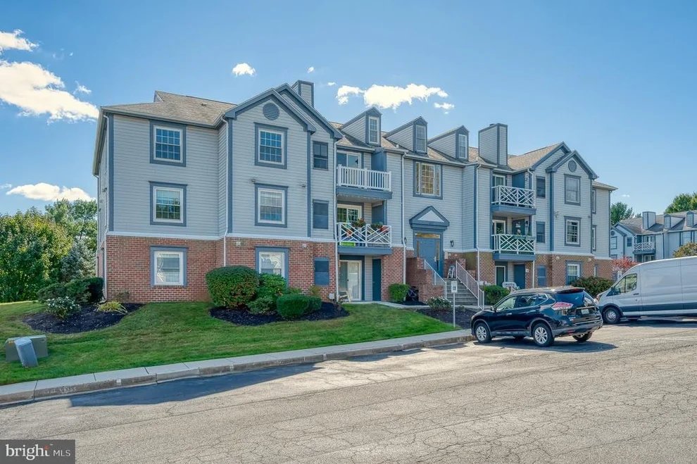207 Oak Leaf Circle
