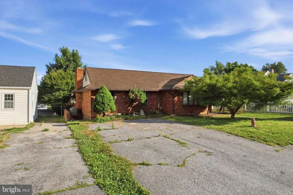 Unit for sale at 40 UNIVERSITY AVENUE, NEW CASTLE, DE 19720