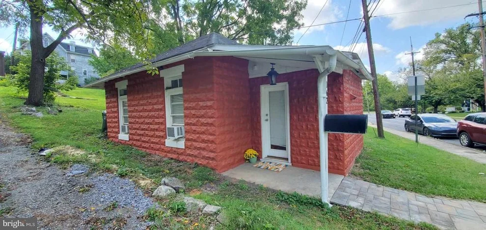 Unit for sale at 162 S WALNUT STREET, HAGERSTOWN, MD 21740