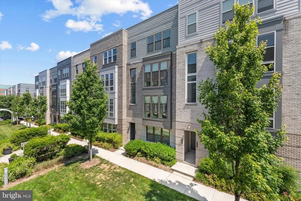 Unit for sale at 13363 LAUNDERS STREET, HERNDON, VA 20171