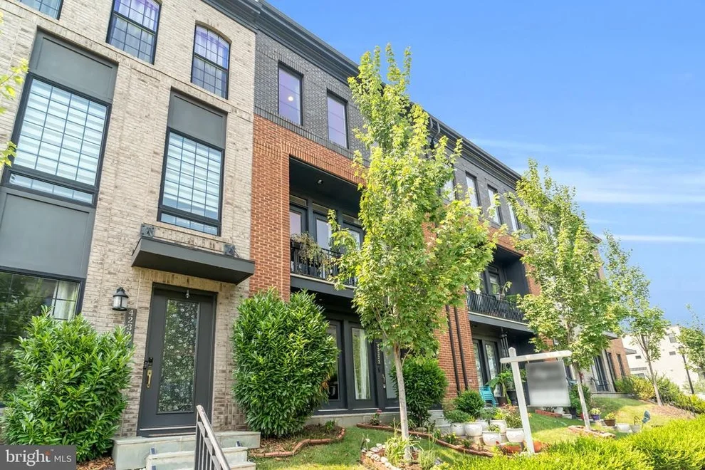 Unit for sale at 42322 SILLAS SQUARE, BRAMBLETON, VA 20148