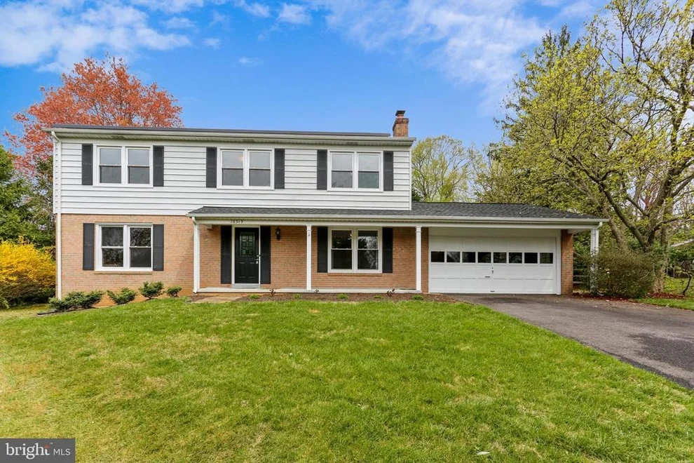 Unit for sale at 16519 GRANDE VISTA DRIVE, DERWOOD, MD 20855
