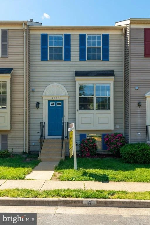 Unit for sale at 3063 ANTRIM CIRCLE, DUMFRIES, VA 22026