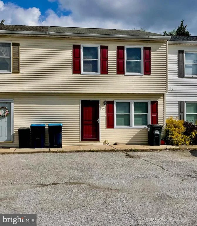Unit for sale at 25 CAMELOT COURT, STEWARTSTOWN, PA 17363