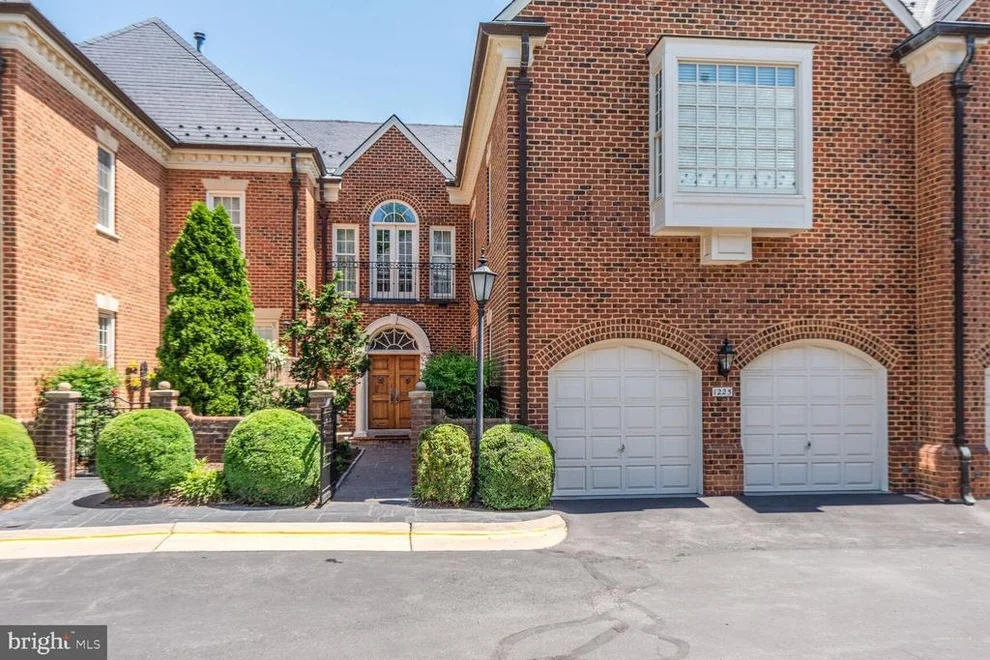 Unit for sale at 1225 STUART ROBESON DRIVE, MCLEAN, VA 22101