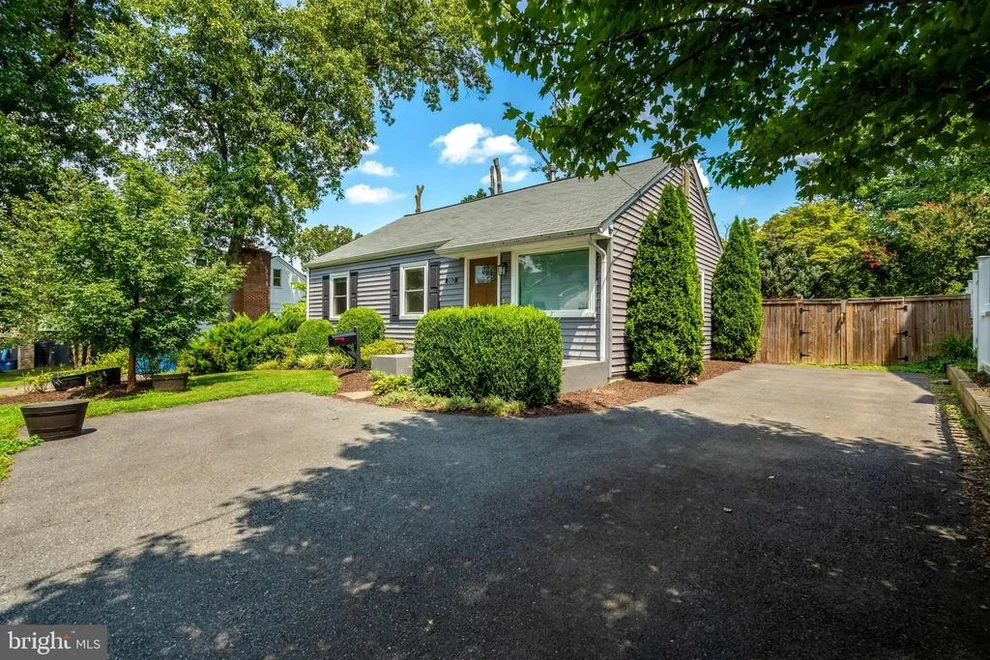 Unit for sale at 2017 EDGAR COURT, FALLS CHURCH, VA 22043