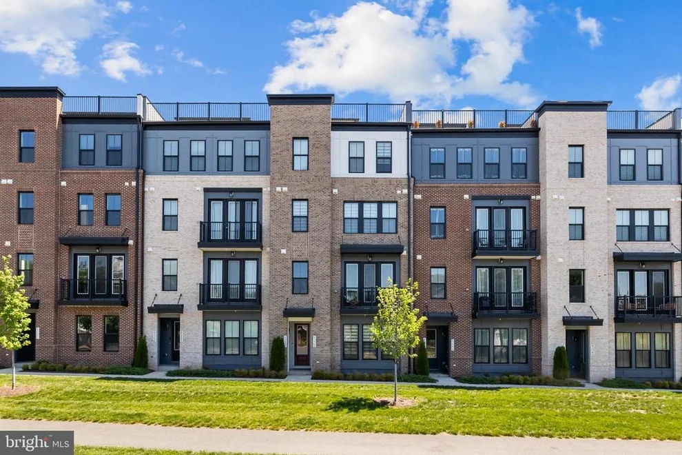 Unit for sale at 43350 FARRINGDON SQUARE, BROADLANDS, VA 20148