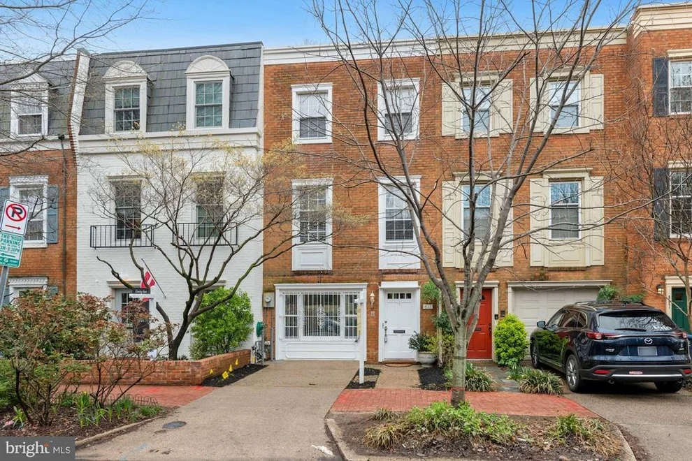 Unit for sale at 811 C STREET SE, WASHINGTON, DC 20003