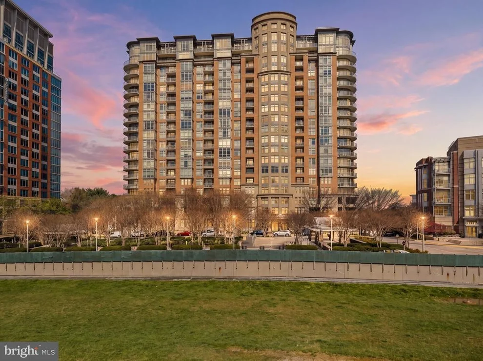 Unit for sale at 8220 CRESTWOOD HEIGHTS DRIVE, MCLEAN, VA 22102