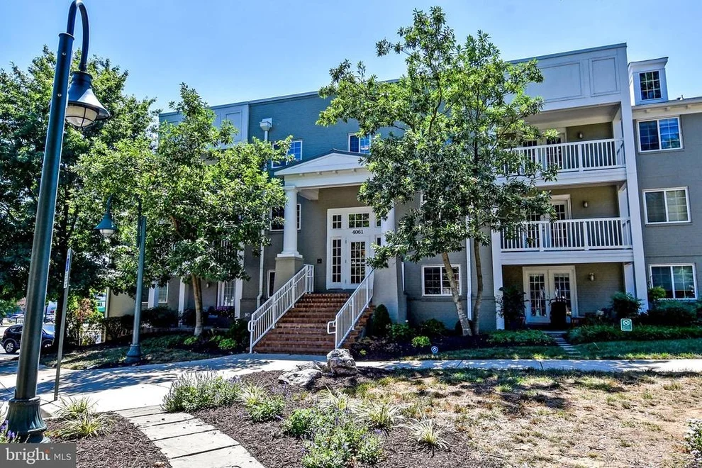 Unit for sale at 4061 S FOUR MILE RUN DRIVE, ARLINGTON, VA 22204
