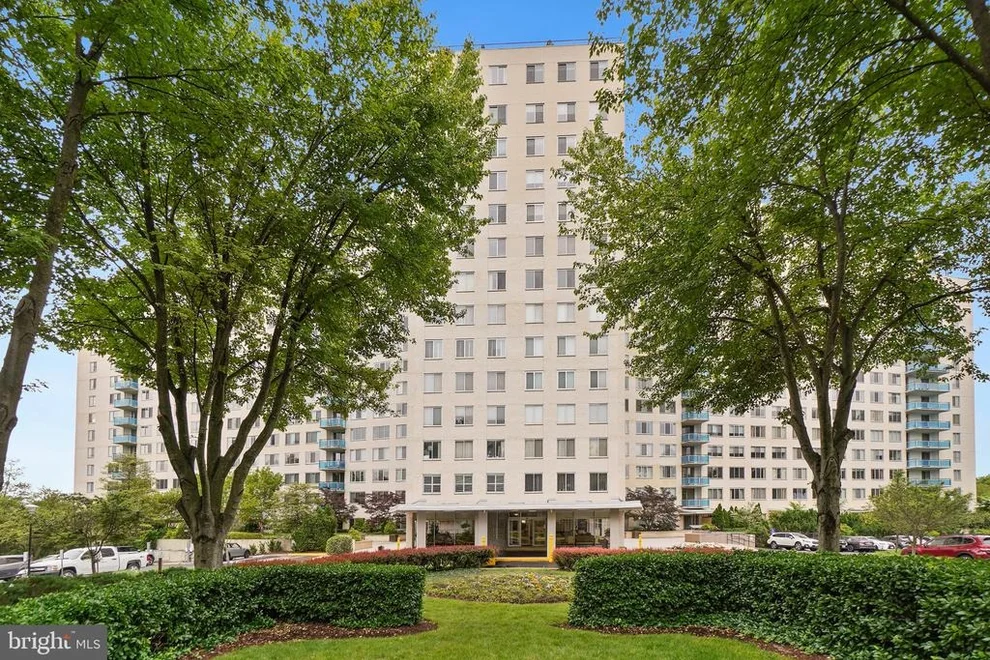 Unit for sale at 10500 ROCKVILLE PIKE, ROCKVILLE, MD 20852
