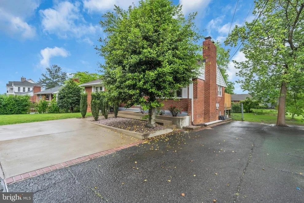 Unit for sale at 6809 BRADDOCK ROAD, SPRINGFIELD, VA 22151