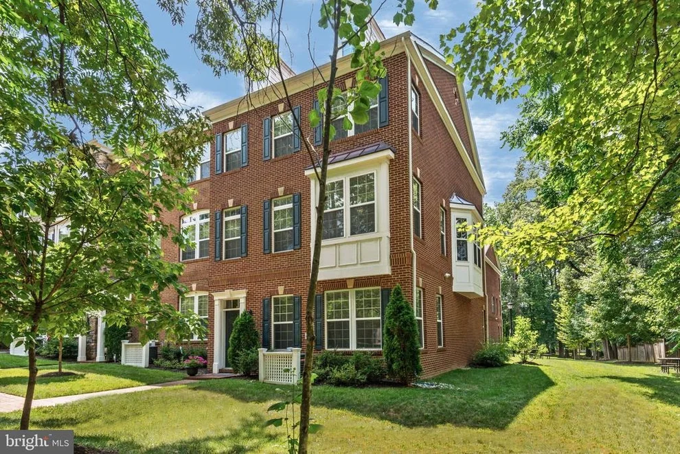 Unit for sale at 4312 EDOSOMWAN LANE, FAIRFAX, VA 22030