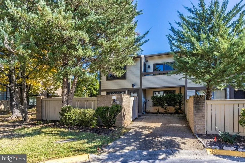 Unit for sale at 18113 KILRUSH COURT, MONTGOMERY VILLAGE, MD 20886