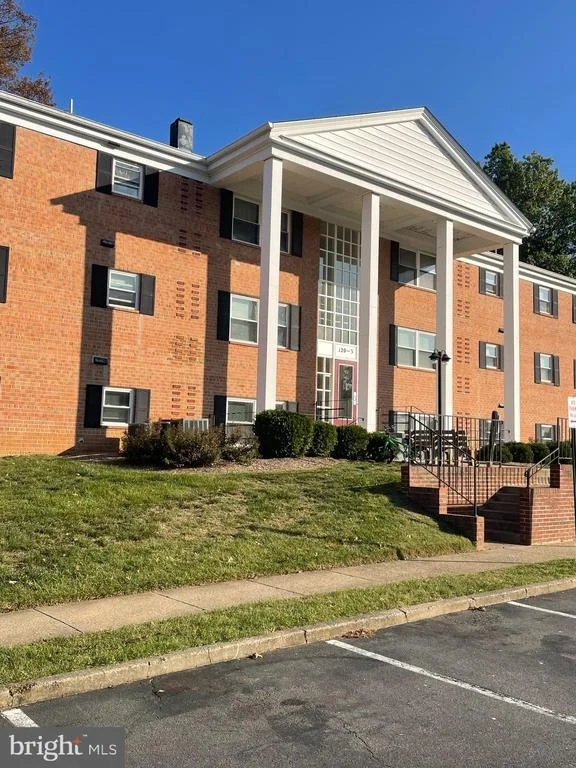 Unit for sale at 120 WASHINGTON STREET NE, LEESBURG, VA 20176