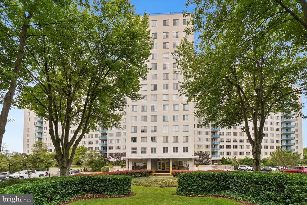Unit for sale at 10500 ROCKVILLE PIKE, ROCKVILLE, MD 20852