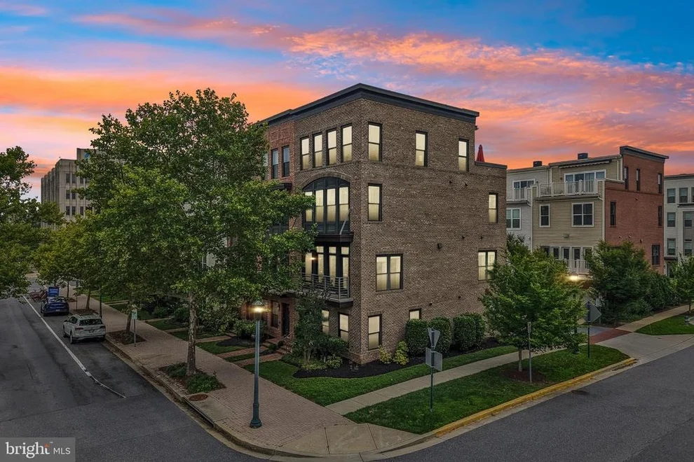Unit for sale at 918 KING FARM BOULEVARD, ROCKVILLE, MD 20850
