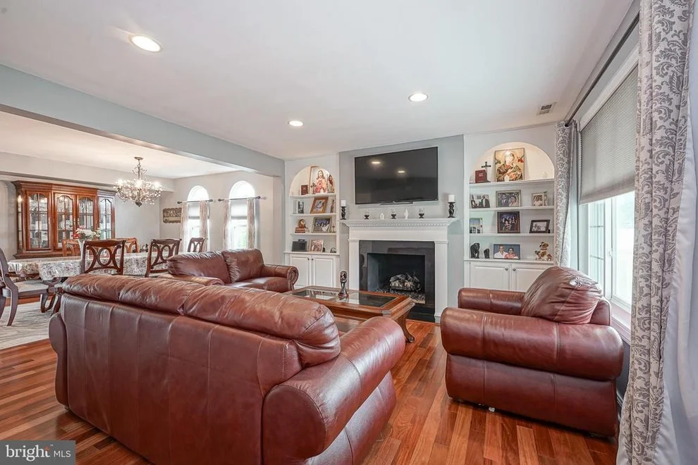 Unit for sale at 908 N BEECHAM ROAD, WILLIAMSTOWN, NJ 08094