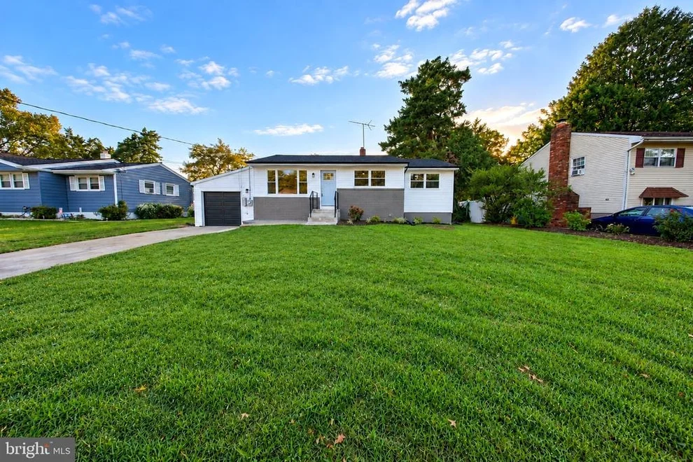 Unit for sale at 11 BARCLAY DRIVE, BLACKWOOD, NJ 08012