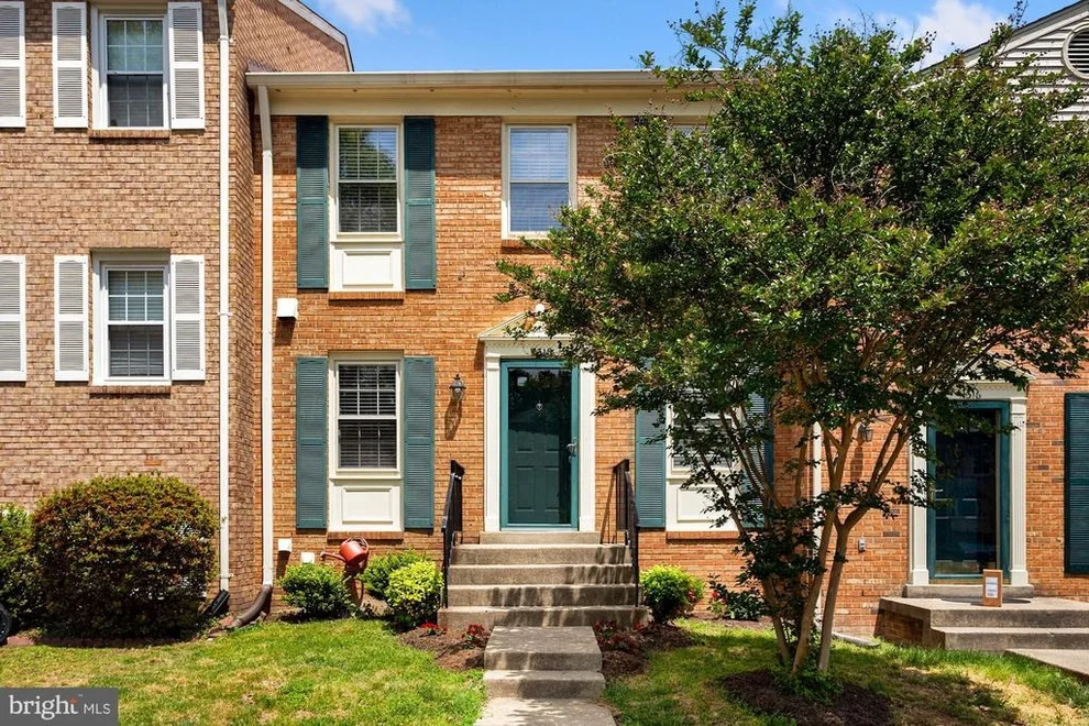 Unit for sale at 11318 CROMWELL COURT, WOODBRIDGE, VA 22192