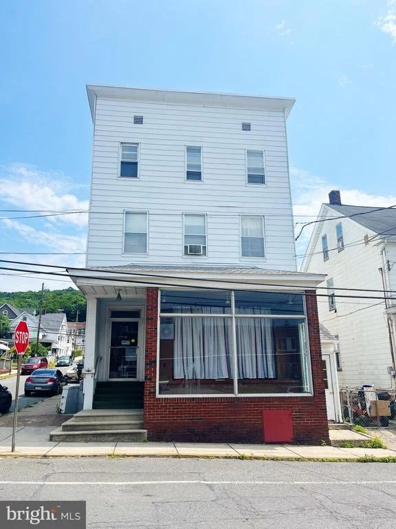 Unit for sale at 200 W BERTSCH STREET, LANSFORD, PA 18232