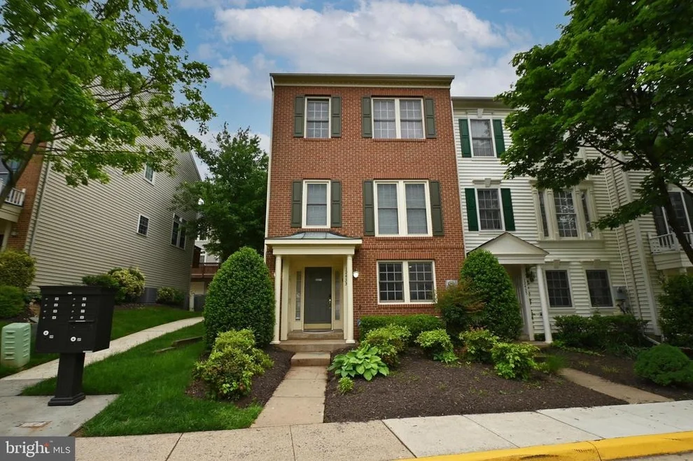 Unit for sale at 12433 CEDAR LAKES DRIVE, FAIRFAX, VA 22033